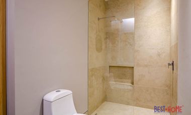 Casa en Venta en Lomas de Juriquilla – ¡Espacios Amplios y Diseño Exclusivo!