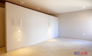 Casa en Venta en Lomas de Juriquilla – ¡Espacios Amplios y Diseño Exclusivo!