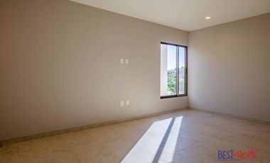 Casa en Venta en Lomas de Juriquilla – ¡Espacios Amplios y Diseño Exclusivo!