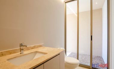 Casa en Venta en Lomas de Juriquilla – ¡Espacios Amplios y Diseño Exclusivo!