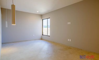 Casa en Venta en Lomas de Juriquilla – ¡Espacios Amplios y Diseño Exclusivo!