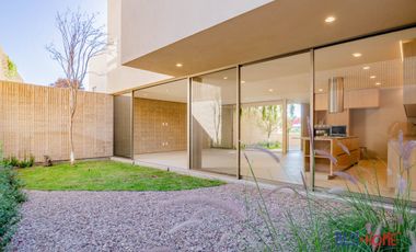 Casa en Venta en Lomas de Juriquilla – ¡Espacios Amplios y Diseño Exclusivo!