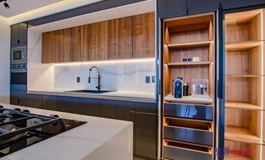 Casa en Venta en Lago de Juriquilla - ¡Recámara en Planta Baja y Roof Garden!