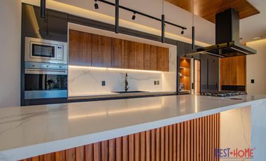 Casa en Venta en Lago de Juriquilla - ¡Recámara en Planta Baja y Roof Garden!