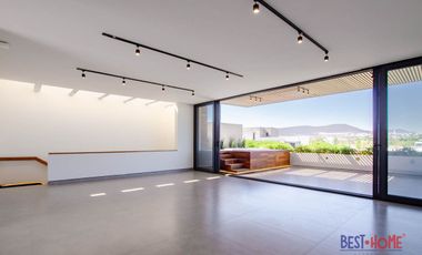 Casa en Venta en Lago de Juriquilla - ¡Recámara en Planta Baja y Roof Garden!