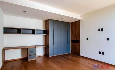 Casa en Venta en Lago de Juriquilla - ¡Recámara en Planta Baja y Roof Garden!