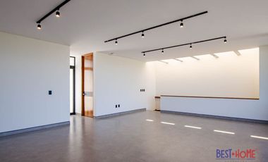 Casa en Venta en Lago de Juriquilla - ¡Recámara en Planta Baja y Roof Garden!