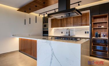 Casa en Venta en Lago de Juriquilla - ¡Recámara en Planta Baja y Roof Garden!