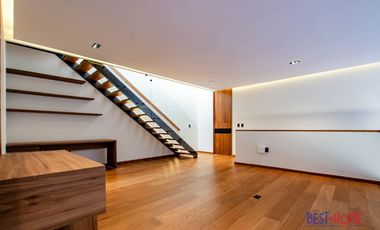 Casa en Venta en Lago de Juriquilla - ¡Recámara en Planta Baja y Roof Garden!