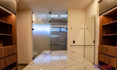 Casa en Venta en Lago de Juriquilla - ¡Recámara en Planta Baja y Roof Garden!