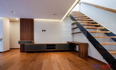 Casa en Venta en Lago de Juriquilla - ¡Recámara en Planta Baja y Roof Garden!