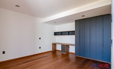 Casa en Venta en Lago de Juriquilla - ¡Recámara en Planta Baja y Roof Garden!