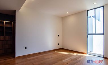 Casa en Venta en Lago de Juriquilla - ¡Recámara en Planta Baja y Roof Garden!