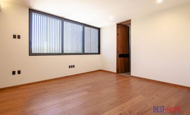 Casa en Venta en Lago de Juriquilla - ¡Recámara en Planta Baja y Roof Garden!