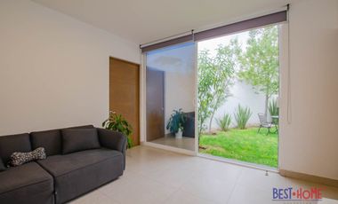 Casa Amueblada en Renta en Condesa Juriquilla - Recámara en Planta Baja y Jardín