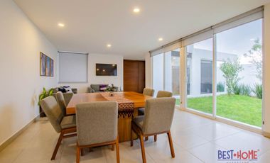 Casa Amueblada en Renta en Condesa Juriquilla - Recámara en Planta Baja y Jardín