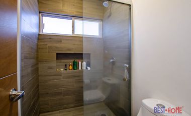 Casa Amueblada en Renta en Condesa Juriquilla - Recámara en Planta Baja y Jardín