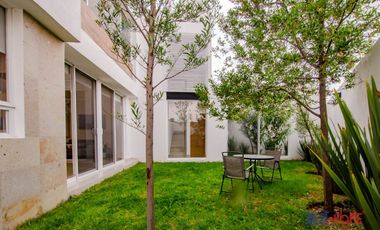 Casa Amueblada en Renta en Condesa Juriquilla - Recámara en Planta Baja y Jardín