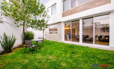 Casa Amueblada en Renta en Condesa Juriquilla - Recámara en Planta Baja y Jardín