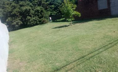 VENDE LOTE LIMITE FUNES-ROLDAN