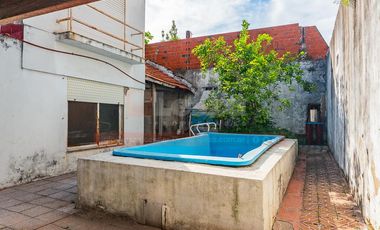 Casa de 4 ambientes en Lanús Este