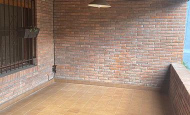 Casa - La Lucila-Vias/Maipu  5 ambientes -