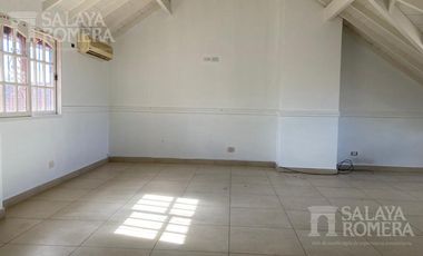 Casa - La Lucila-Vias/Maipu  5 ambientes -