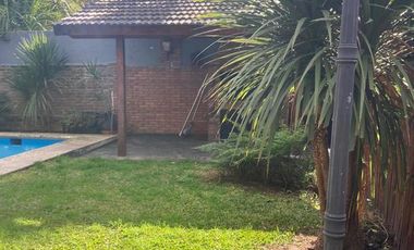 Casa - La Lucila-Vias/Maipu  5 ambientes -