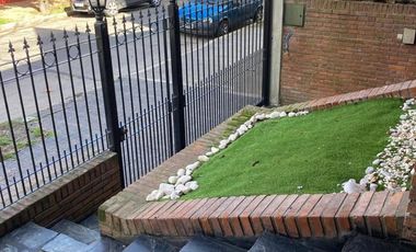 Casa - La Lucila-Vias/Maipu  5 ambientes -