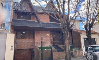 Casa - La Lucila-Vias/Maipu  5 ambientes -