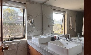 LINDA CASA EN CONDOMINIO EN CALLE CERRADA