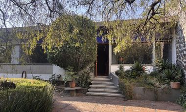 LINDA CASA EN CONDOMINIO EN CALLE CERRADA