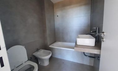 Venta departamento 3 ambientes con jardín en Nordelta