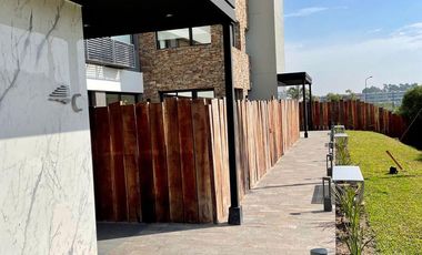 Venta departamento 3 ambientes con jardín en Nordelta