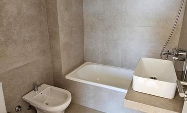 Venta departamento 3 ambientes con jardín en Nordelta