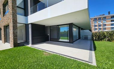 Venta departamento 3 ambientes con jardín en Nordelta