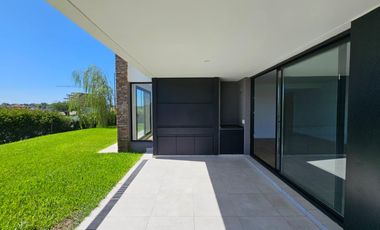 Venta departamento 3 ambientes con jardín en Nordelta