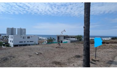 En venta terreno con vista al mar  bifamiliar Urb Ciudad del mar