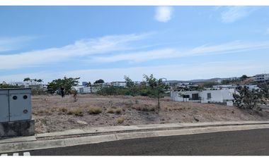 En venta terreno con vista al mar  bifamiliar Urb Ciudad del mar