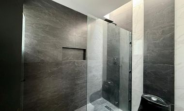 CASA CON ALBERCA EN LOMAS DEL DORADO