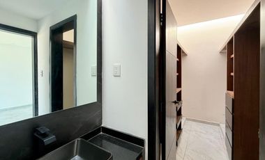 CASA CON ALBERCA EN LOMAS DEL DORADO