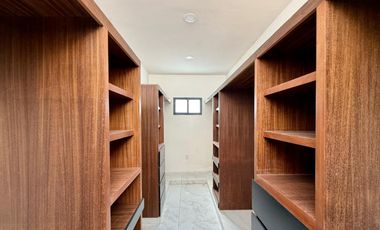 CASA CON ALBERCA EN LOMAS DEL DORADO