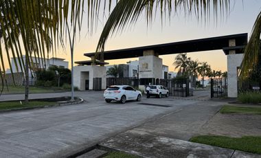 CASA EN PREVENTA EN LOMAS DEL DORADO