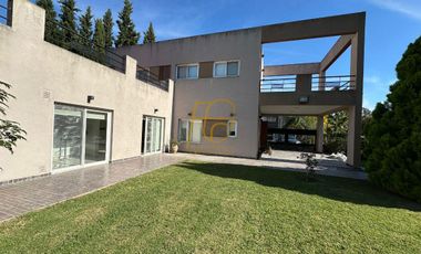 CASA EN VENTA, EL CENTAURO