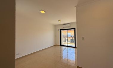 Departamento tres ambientes a la venta en Wilde