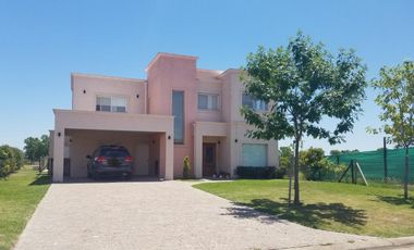 Casa 5 Amb, en Venta Los Molinos - Haras de Santa María