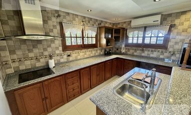 Venta Casa 6 ambientes de categoria en Florencio Varela.