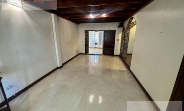 Venta Casa 6 ambientes de categoria en Florencio Varela.