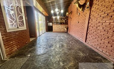 Venta Casa 6 ambientes de categoria en Florencio Varela.