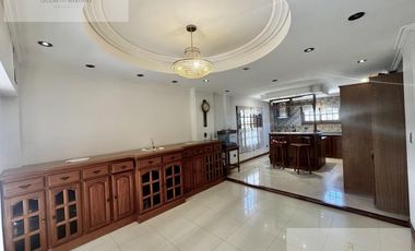 Venta Casa 6 ambientes de categoria en Florencio Varela.